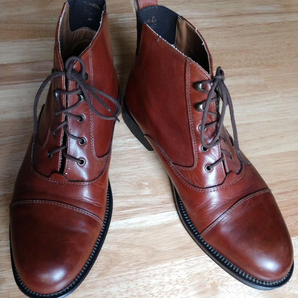 Lord & Taylor Men's boots sz 9.5